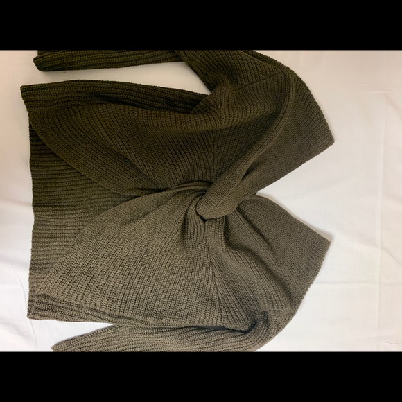 ASTR Twist Back Sweater - Picture 4 of 8